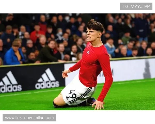 曼联反击一波流，加纳乔突入禁区推射得手