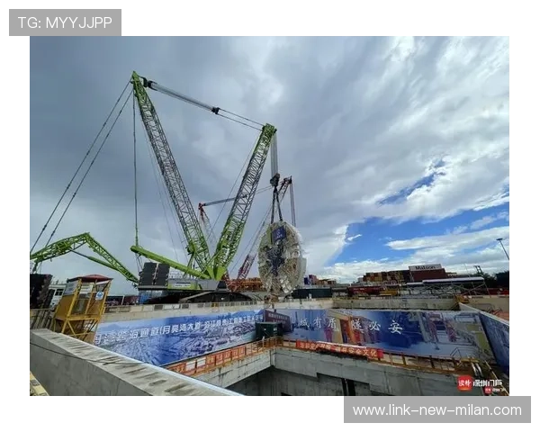 深圳新鹏城的一脚精准吊传造成巨大混乱